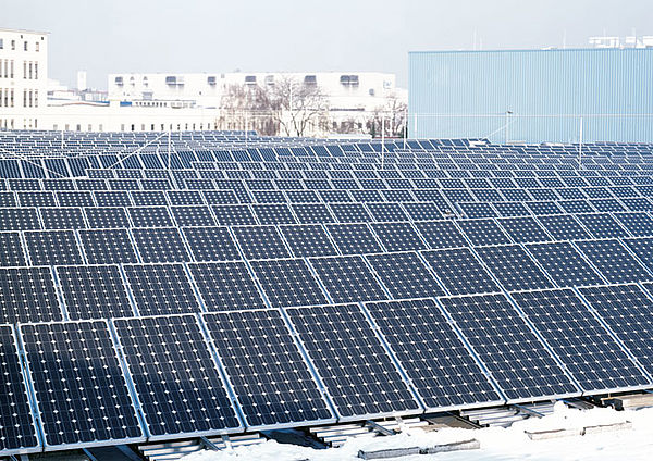 Photovoltaik-Anlage auf dem Dach der SKF Schweinfurt
